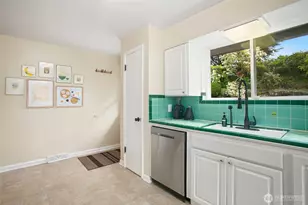 2503 S Edmunds St, Seattle, WA 98108 - Photo 9