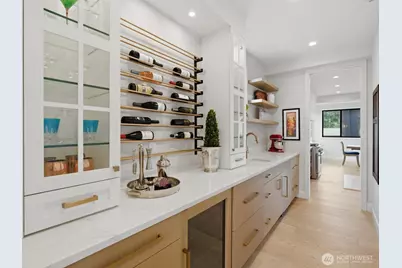 8216 23rd Avenue NE, Seattle, WA 98115 - Photo 13