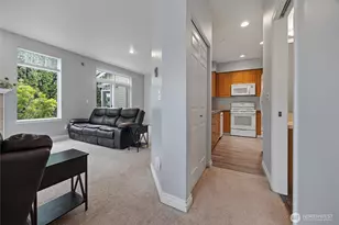 13000 Admiralty Way, Everett, WA 98204 - Photo 3