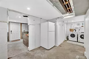 3245 45th Ave SW, Seattle, WA 98116 - Photo 23