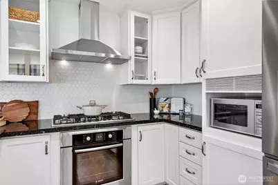3245 45th Avenue SW, Seattle, WA 98116 - Photo 9