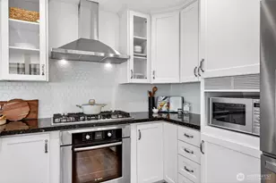 3245 45th Ave SW, Seattle, WA 98116 - Photo 9