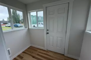 1009 W 1st St, Aberdeen, WA 98520 - Photo 3