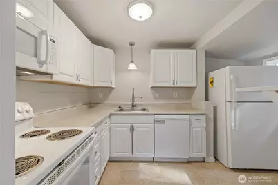 5654 48th Avenue SW, Seattle, WA 98136 - Photo 9