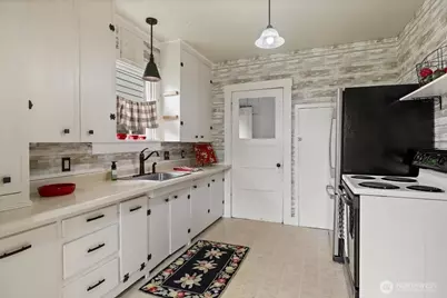 1505 Lombard Avenue, Everett, WA 98201 - Photo 9