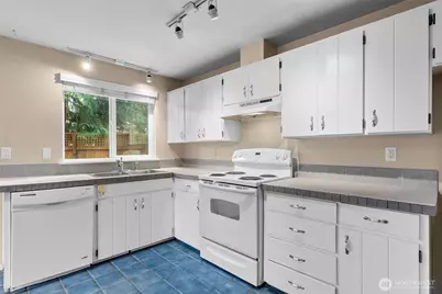 1122 39th Court SE, Tumwater, WA 98501 - Photo 13