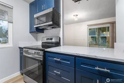 12510 NE 130th Way #B106, Kirkland, WA 98034 - Photo 3