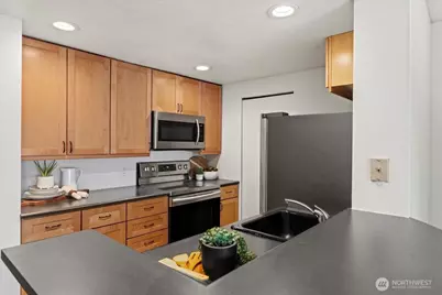 121 Vine Street #1404, Seattle, WA 98121 - Photo 11