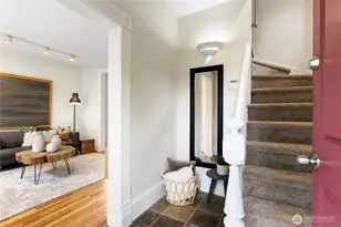 2202 E John St, Seattle, WA 98112 - Photo 3