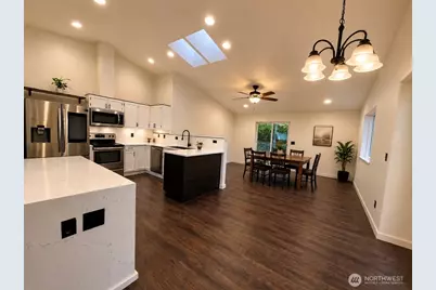17425 Highland View Drive, Arlington, WA 98223 - Photo 5