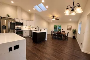 17425 Highland View Dr, Arlington, WA 98223 - Photo 5
