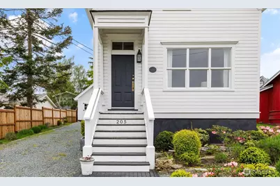 205 NE 9th Street, Coupeville, WA 98239 - Photo 5