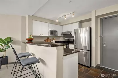 232 Belmont Avenue E #404, Seattle, WA 98102 - Photo 5