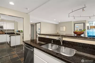 232 Belmont Avenue E #404, Seattle, WA 98102 - Photo 7