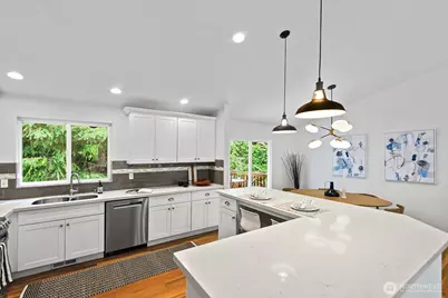 4035 NE 110th Street, Seattle, WA 98125 - Photo 5