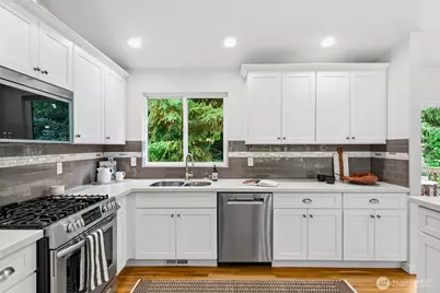 4035 NE 110th Street, Seattle, WA 98125 - Photo 5