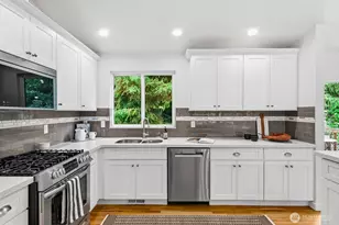 4035 NE 110th St, Seattle, WA 98125 - Photo 5