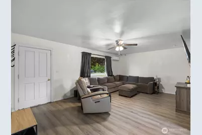 1922 S Wall Street, Mount Vernon, WA 98273 - Photo 9