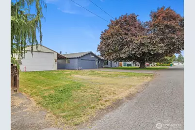 1922 S Wall Street, Mount Vernon, WA 98273 - Photo 3