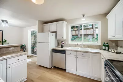 58 157th Avenue SE, Bellevue, WA 98008 - Photo 9
