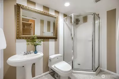 58 157th Avenue SE, Bellevue, WA 98008 - Photo 17