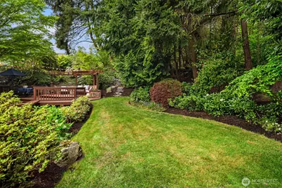 18520 NE 19th Place, Bellevue, WA 98008 - Photo 23