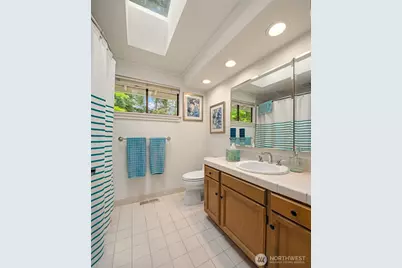 18520 NE 19th Place, Bellevue, WA 98008 - Photo 35