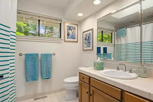 18520 NE 19th Pl, Bellevue, WA 98008 - Photo 35