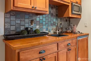18520 NE 19th Pl, Bellevue, WA 98008 - Photo 31