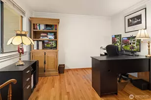 18520 NE 19th Pl, Bellevue, WA 98008 - Photo 11