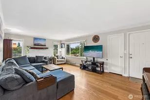 9417 44th Pl NE, Seattle, WA 98115 - Photo 7