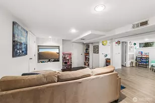 9417 44th Pl NE, Seattle, WA 98115 - Photo 9