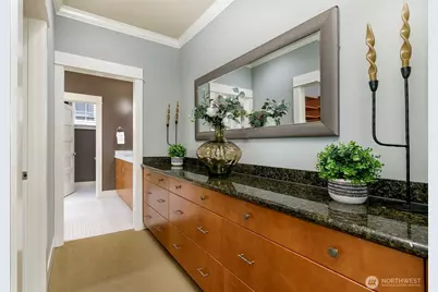5726 Kirkwood Place N, Seattle, WA 98103 - Photo 17