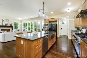 5726 Kirkwood Pl N, Seattle, WA 98103 - Photo 3