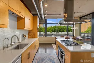2720 3rd Ave, Seattle, WA 98121 - Photo 15