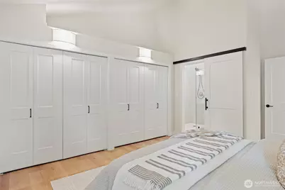 1400 Bellevue Way SE #1, Bellevue, WA 98004 - Photo 23