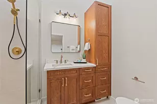 1400 Bellevue Way SE, Bellevue, WA 98004 - Photo 25