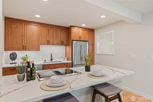 1400 Bellevue Way SE, Bellevue, WA 98004 - Photo 5