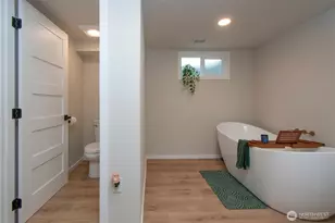 1720 W 8th St, Port Angeles, WA 98363 - Photo 23