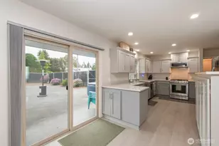 1720 W 8th St, Port Angeles, WA 98363 - Photo 11
