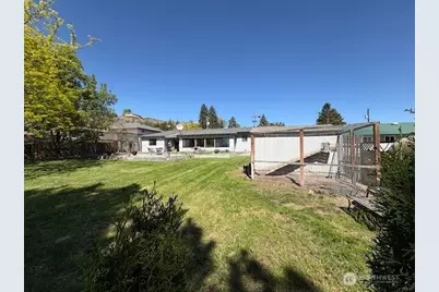 23 W Hale Avenue, Omak, WA 98841 - Photo 27