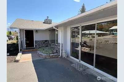 23 W Hale Avenue, Omak, WA 98841 - Photo 3