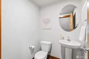 725 N 95th St, Seattle, WA 98103 - Photo 13