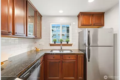 725 N 95th Street #B, Seattle, WA 98103 - Photo 7