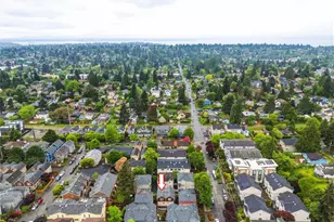 725 N 95th St, Seattle, WA 98103 - Photo 25