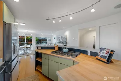 2466 Westlake Avenue N #11, Seattle, WA 98109 - Photo 19
