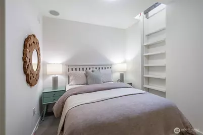 2466 Westlake Avenue N #11, Seattle, WA 98109 - Photo 35