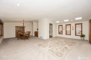 18816 51st St E, Lake Tapps, WA 98391 - Photo 7