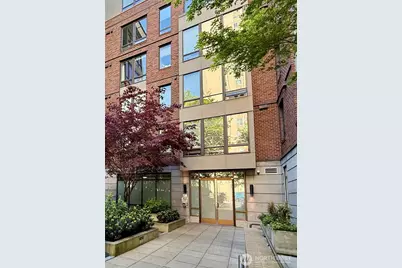 4547 8th Avenue NE #204, Seattle, WA 98105 - Photo 3