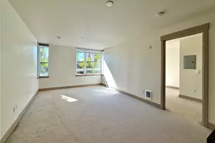 4547 8th Ave NE, Seattle, WA 98105 - Photo 5